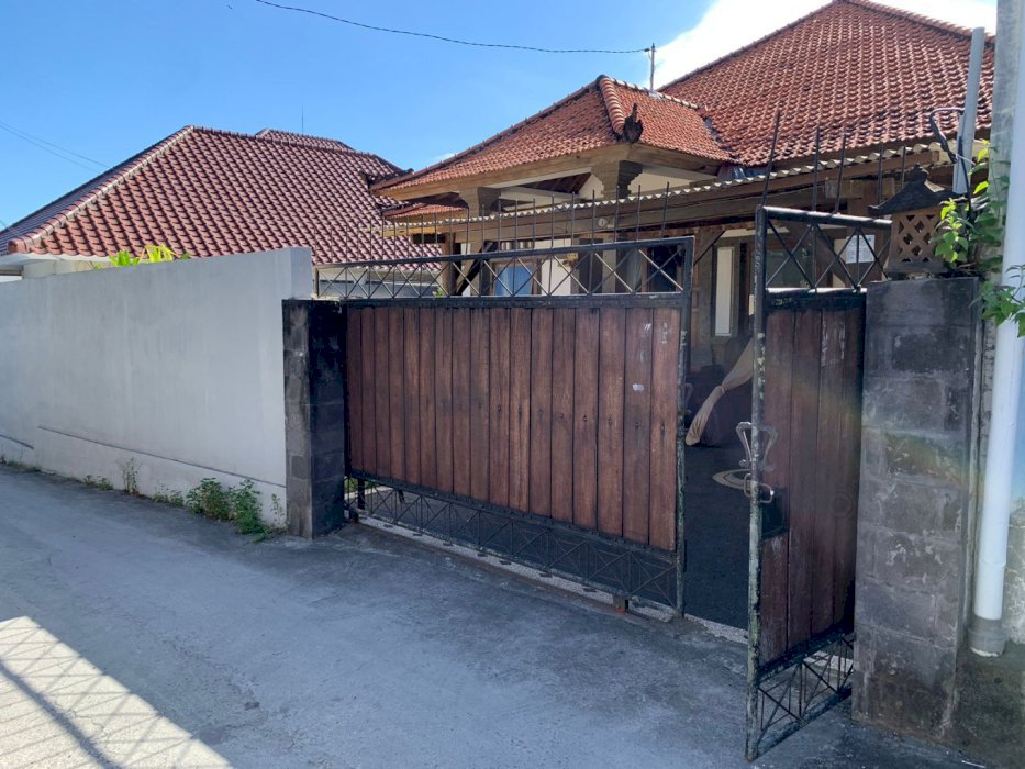 DIJUAL RUMAH MEWAH, TEGAL BUAH DENPASAR BALI