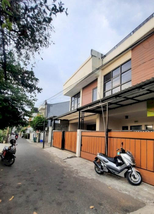 DI JUAL RUMAH MINIMALIS DAN STRATEGIS DI JATI PADANG