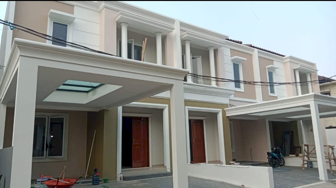DI JUAL RUMAH BARU MEWAH STRATEGIS DI JAGAKARSA JAKARTA SELATAN