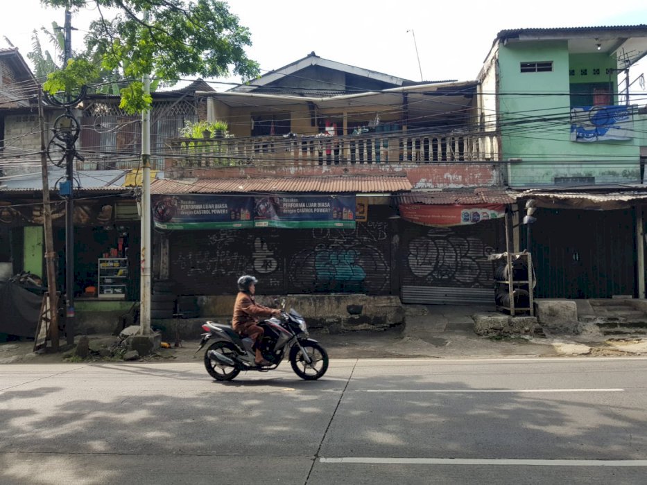 DI JUAL CEPAT RUMAH LAMA STRATEGIS DI LENTENG AGUNG