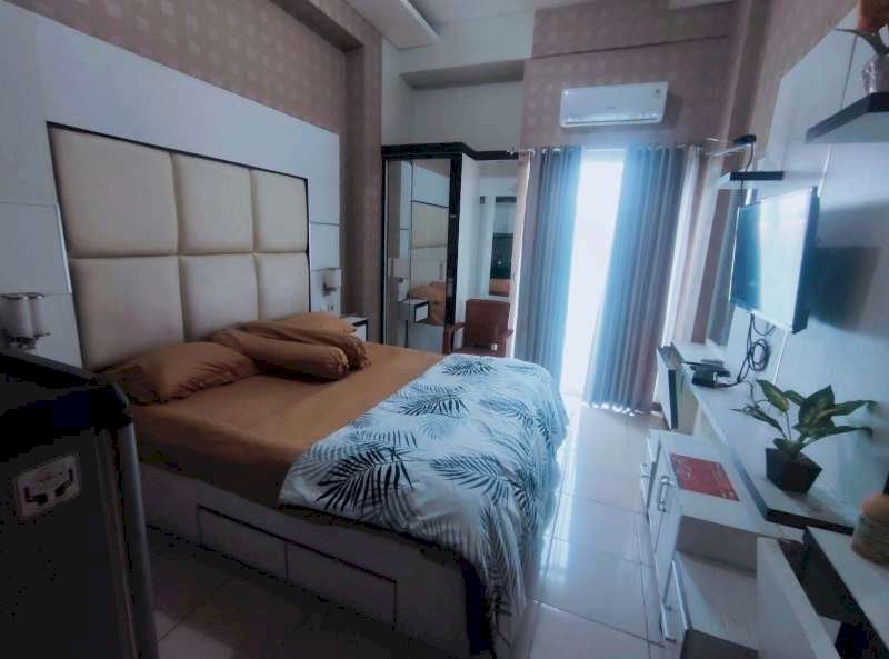 Menyewakan apartemen siap huni