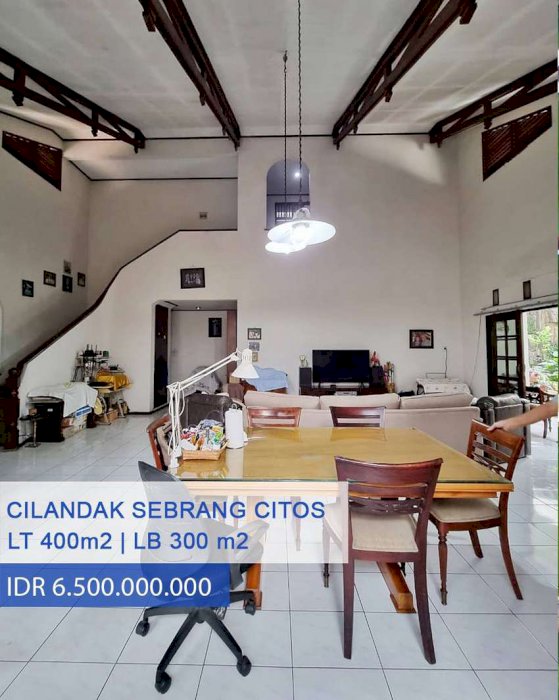 Rumah Sebrang Citos Halaman Luas di Cilandak, Jakarta Selatan