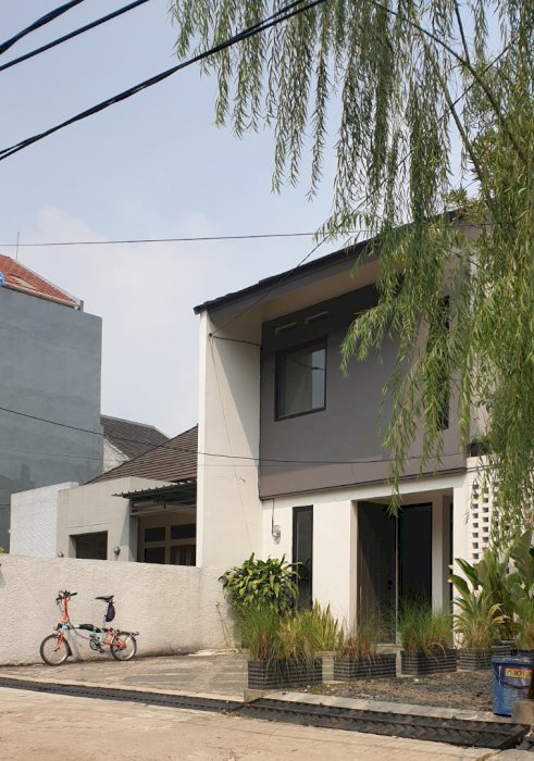 Rumah dijual area Cireundeu, apik ,sehat ,lapang