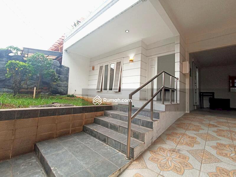 Disewakan Townhouse bagus dan siap huni area Cipete Jakarta Selatan