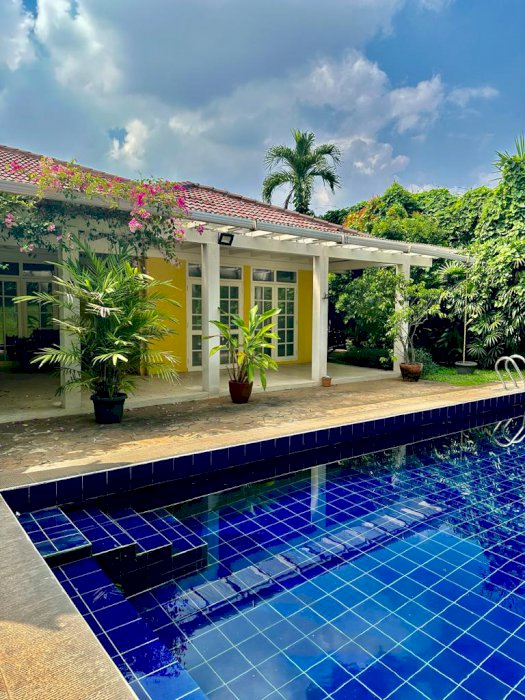 For Rent Beautiful Garden House in Kemang area Jakarta Selatan