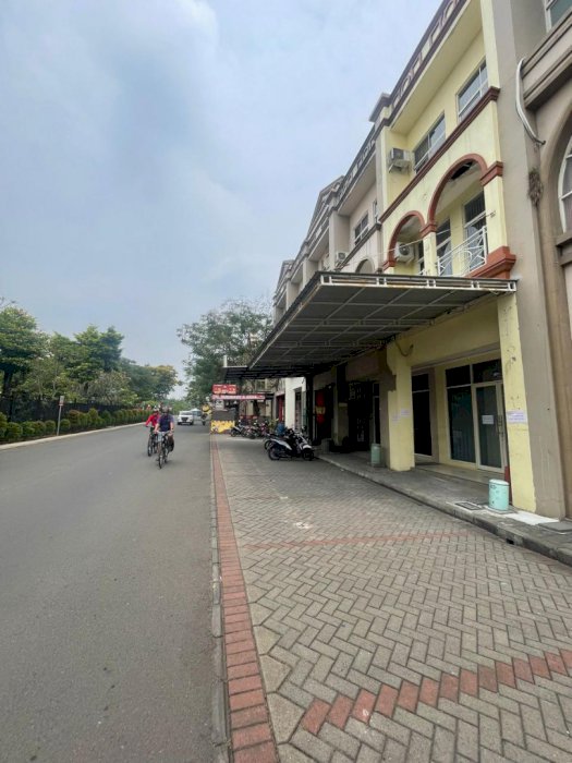 Disewakan Ruko Area Galaxy Bekasi lokasi dekat jalan utama