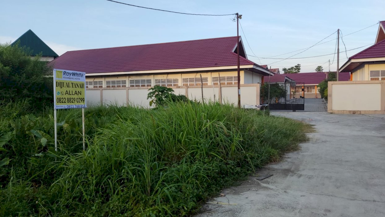 DI JUAL TANAH STRATEGIS LUAS 1278m2 DEKAT MTSN 3 BUKIT RAYA PEKAN BARU