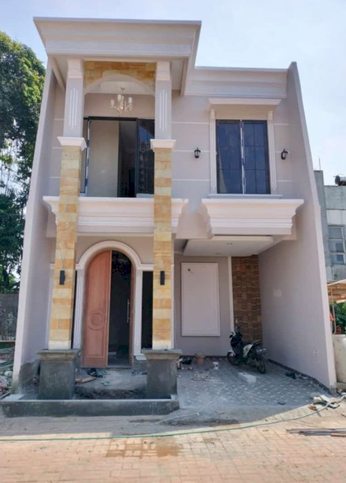 DI JUAL RUMAH BARU STRATEGIS DALAM TOWNHOUSE DI RAGUNAN CILANDAK