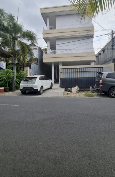DIJUAL RUMAH KOSAN 3 LANTAI, UBUNG KAJA DENPASAR