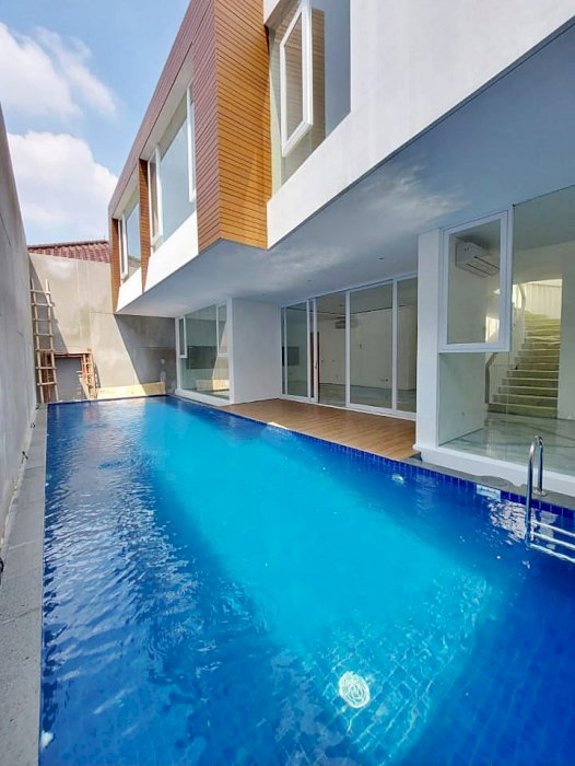 Rumah Baru 3 Lt Ada Lift Dan Pool di Jl Niaga Hijau, Pondok Indah