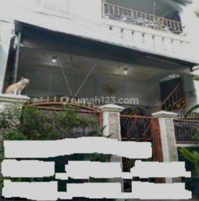 Rumah Kost di Jalan Kebon Kacang SHM Murah