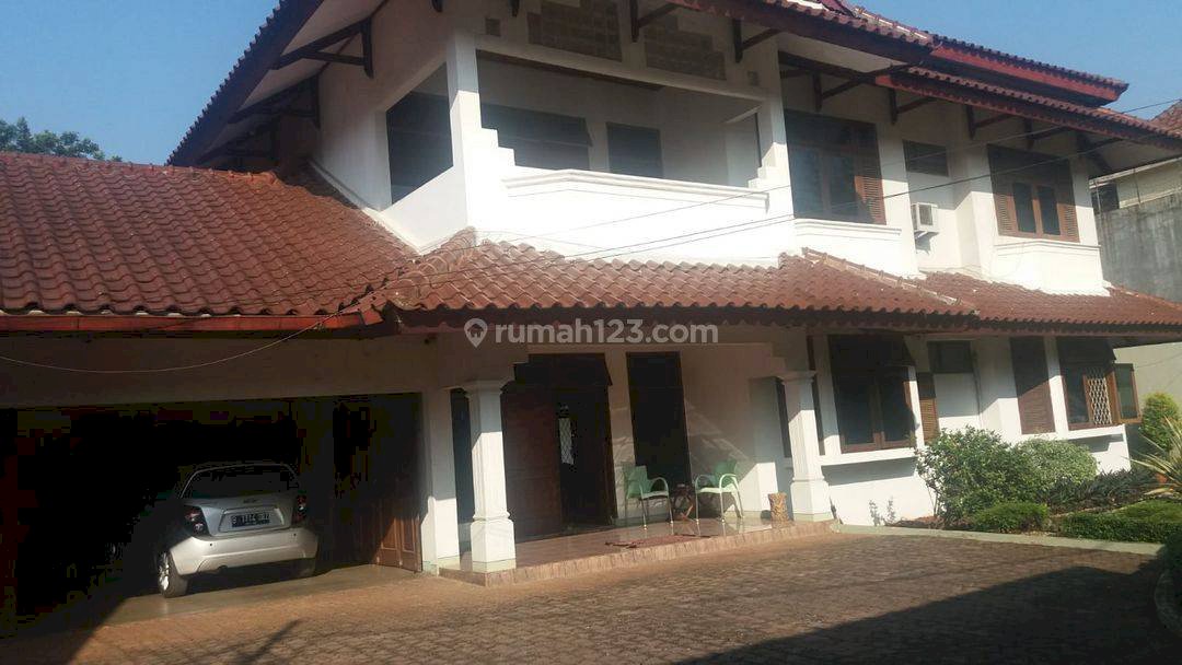 Rumah bagus dan nyaman di Pondok Labu, 2 lantai, SHM
