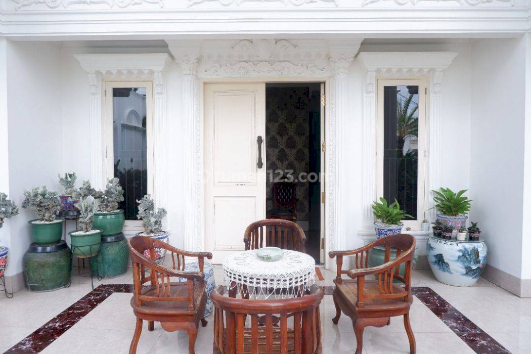 Rumah mewah, bagus dan nyaman di Permata Hijau, SHM