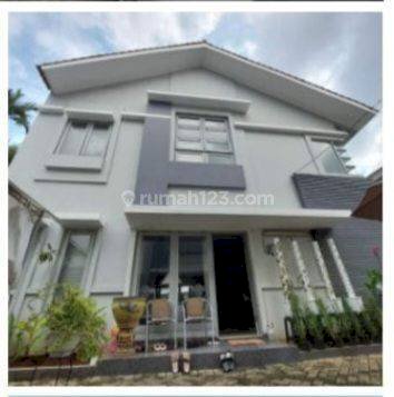 4 Rumah Mewah Baru dalam 1 Kavling di Menteng