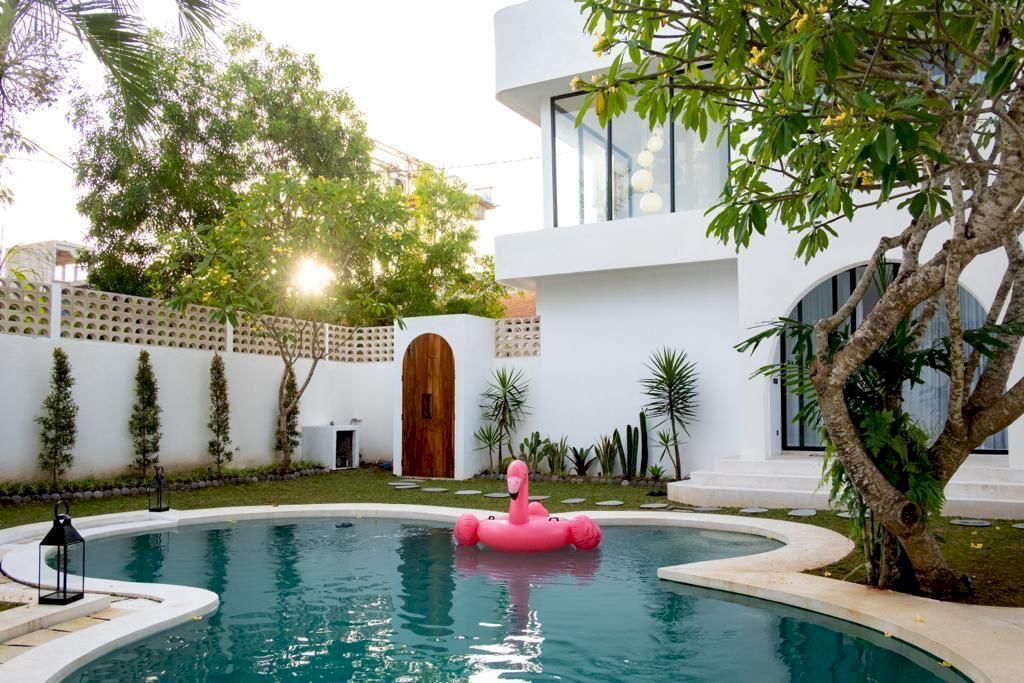 JUAL VILLA MEWAH PERERENAN BEACH