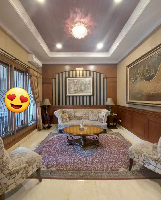 Di Jual Town House Fullyfurnish with pool