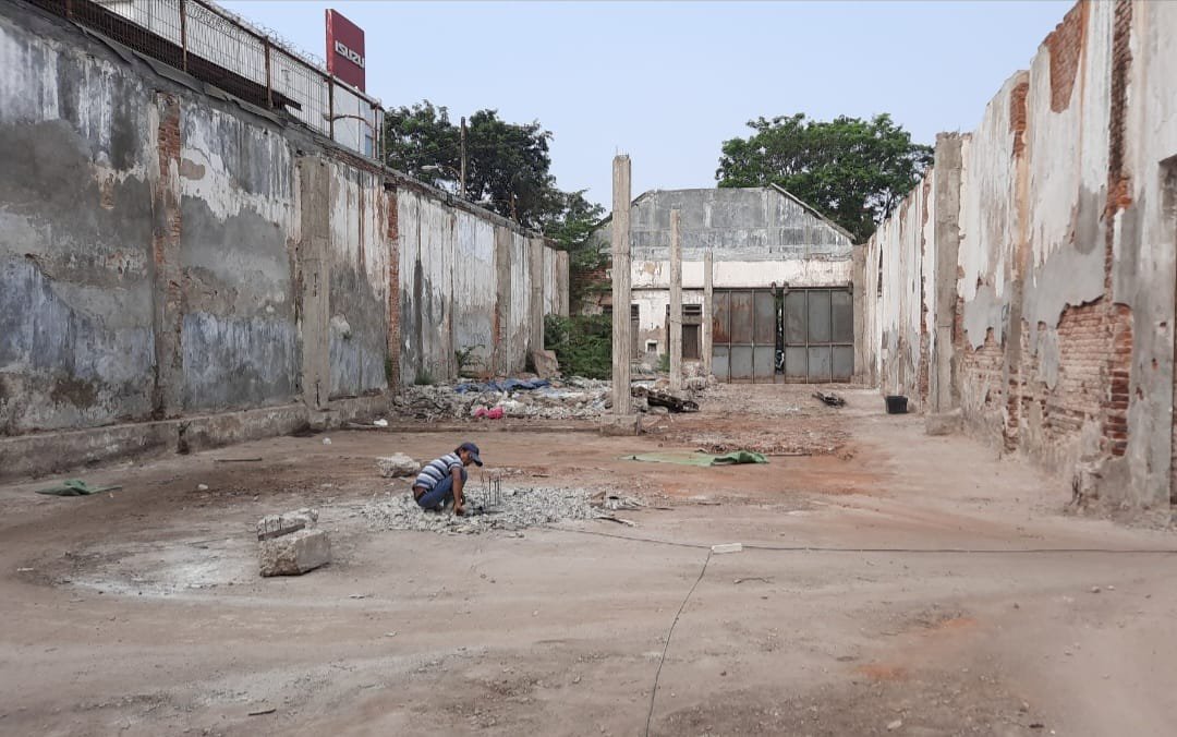 DI JUAL GUDANG STATEGIS DI PINGGIR JALAN BESAR DI ANCOL PADEMANGAN