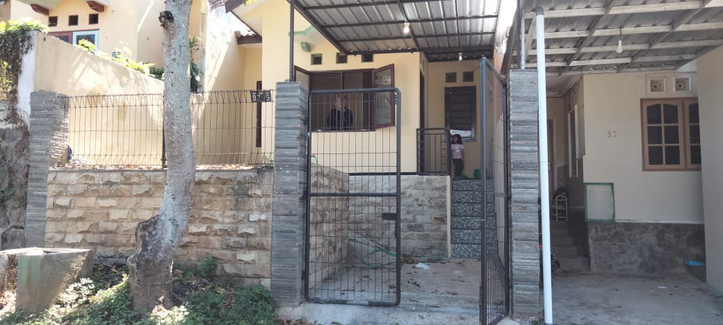 DI JUAL RUMAH DI LADY HILL DEKAT TAMAN DOLAN BALOGA BATU