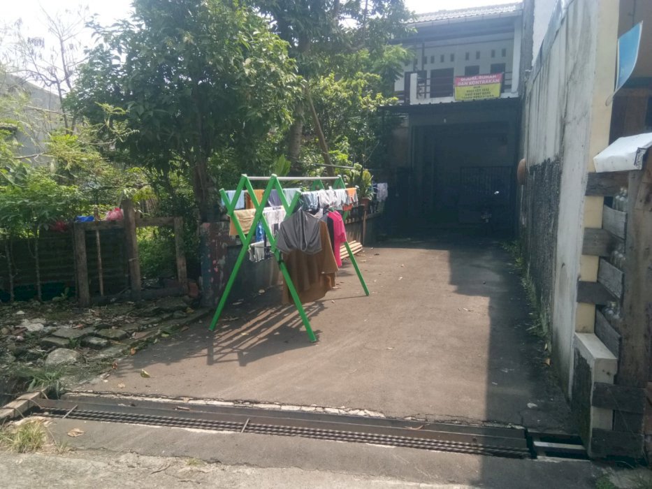 DI JUAL RUMAH DAN KONTRAKAN 2 PINTU DI SUKATANI TAPOS DEPOK