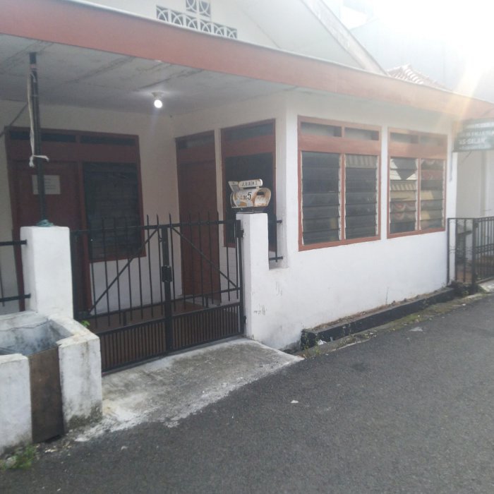 Rumah lama di rawamangun