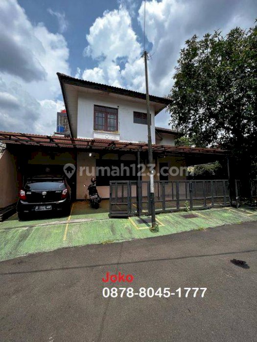 Rumah Lama Hitung Tanah Jalan Lebar di Pejaten Barat, Jakarta