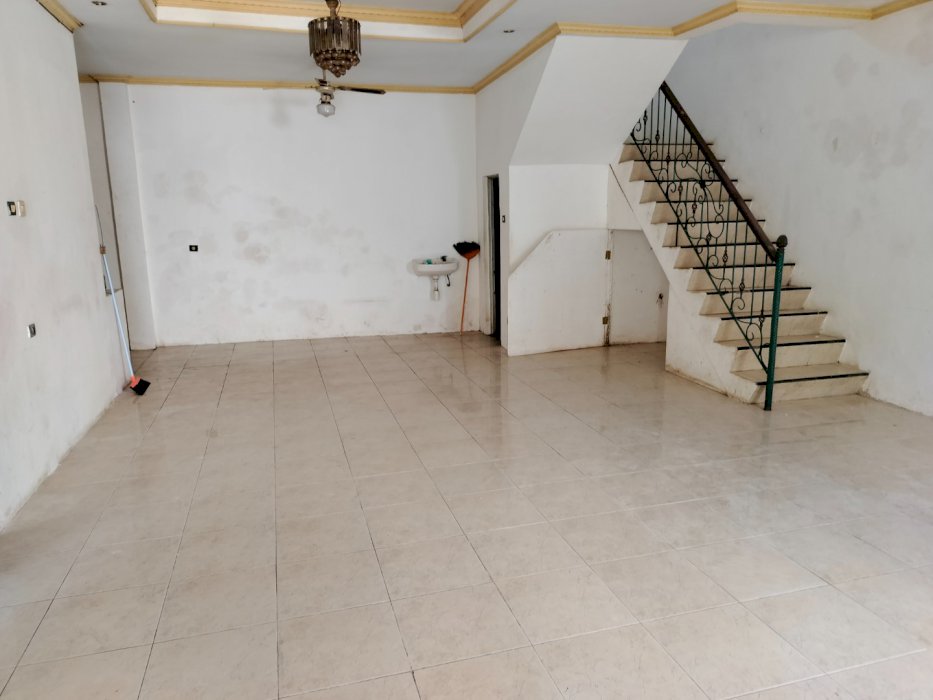 Rumah 2 lantai lebar 9m tidak bnjr Bisa Kantor Atau klinik