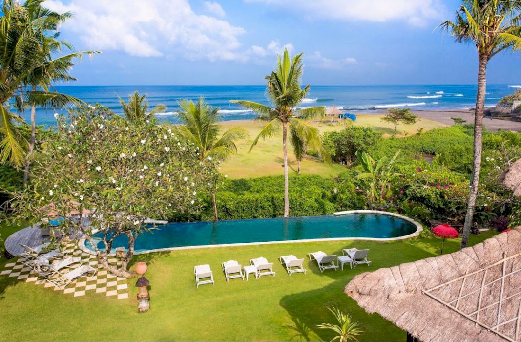 FOR SALE BEAUTIFULL BEACH FRONT VILLA PERERENAN CANGGU