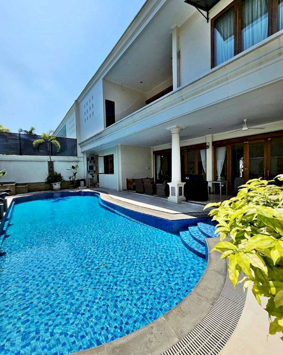 Dijual Rumah Mewah Dalam Komplek Kemang, Jakarta Selatan