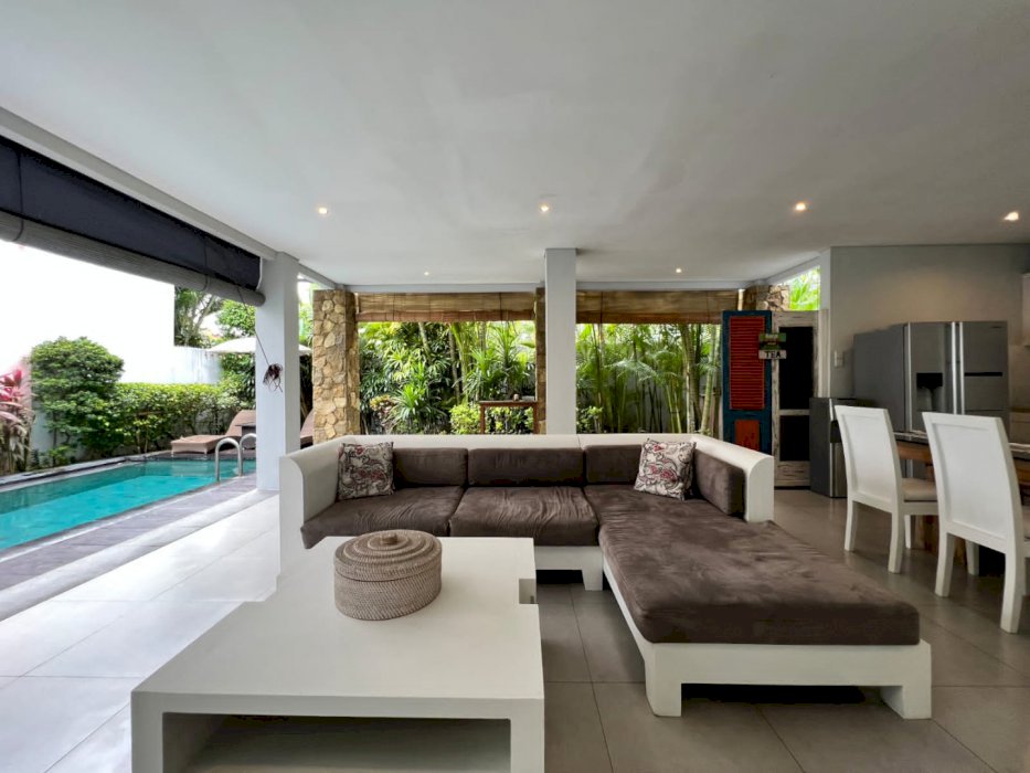 Di Jual Villa Kerobokan Badung Kuta Utara