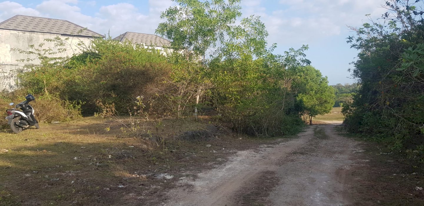 DI JUAL TANAH DI PECATU ULUWATU  DEKAT RESORT ARJANI BALI