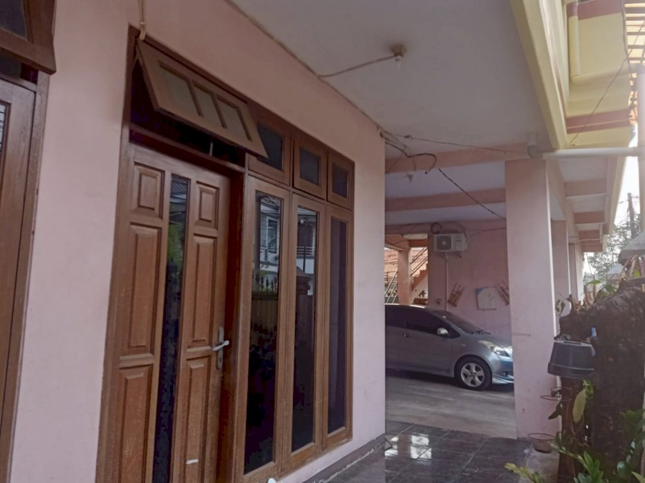 Disewakan Murah rumah dibelakang mall Slipi jaya