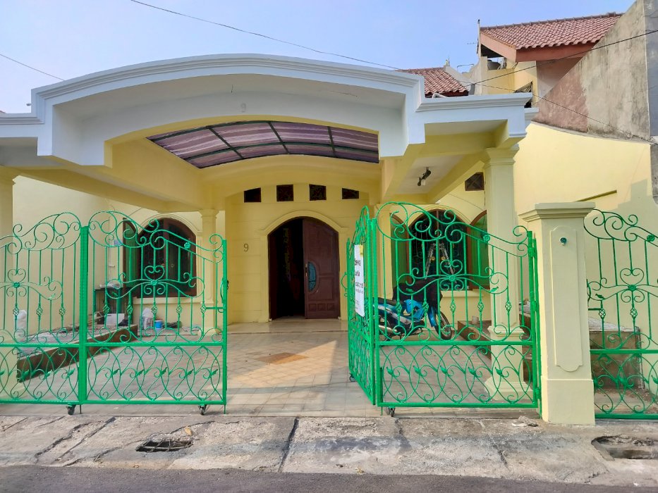 Rumah 2 lnt lebar 9m  belakang fasum2 dan bisa usaha