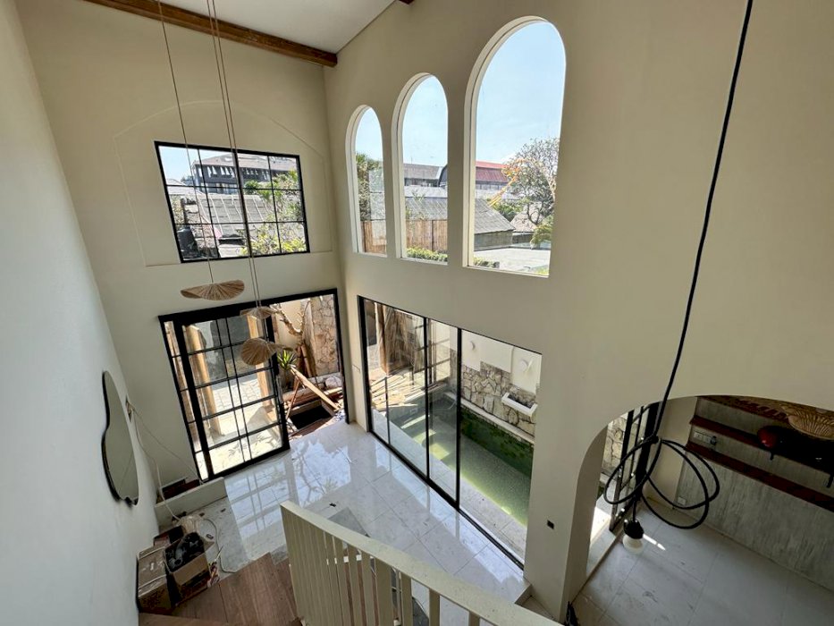 DI SEWAKAN TWIN VILLA DI GANG KAHYANGAN OBEROI SEMINYAK BALI