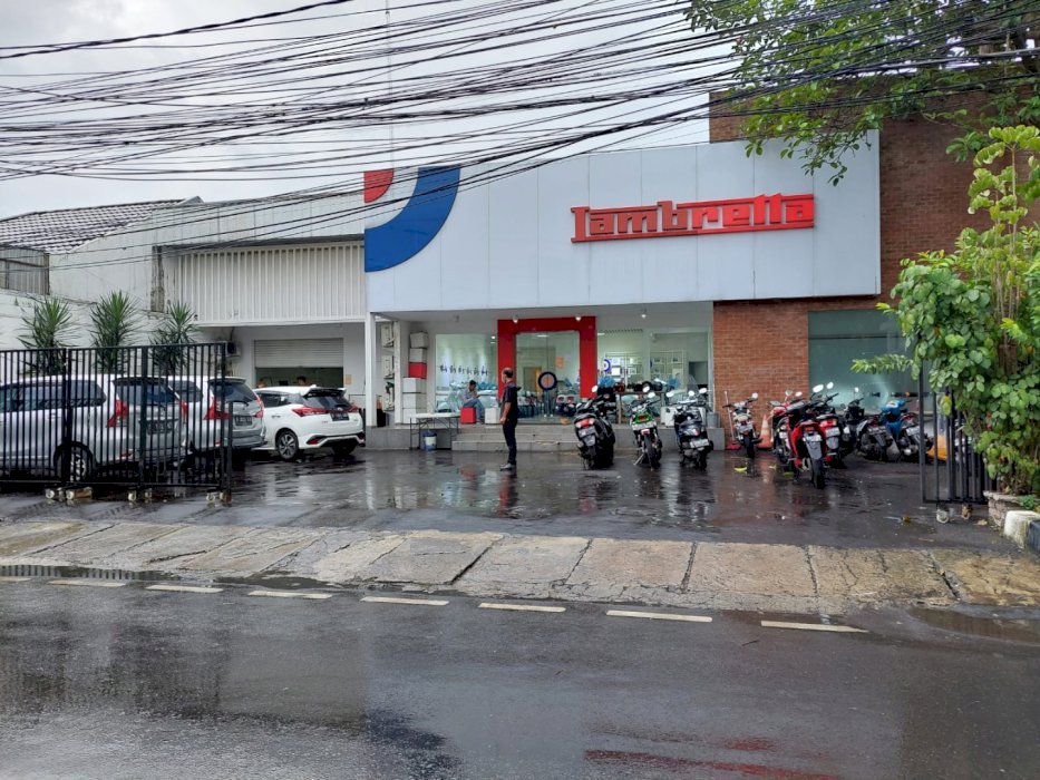 Disewakan Gedung di Ampera Jakarta Selatan Lokasi bagus usaha