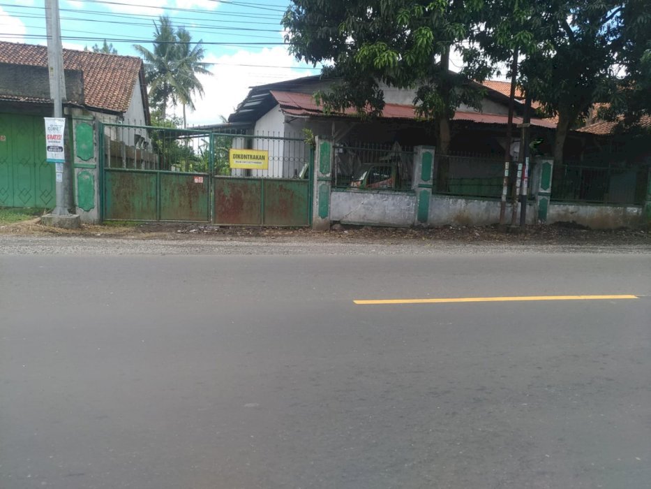 Di Sewakan gudang pinggir jalan raya