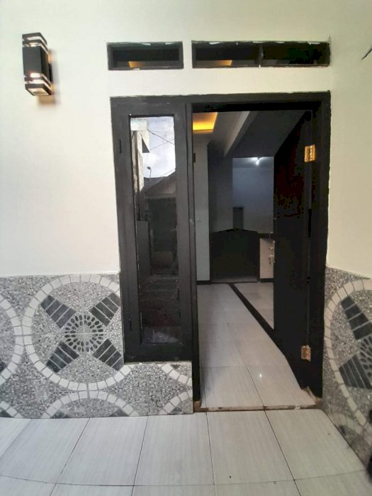 Rumah 2 lantai jual di bawah pasaran