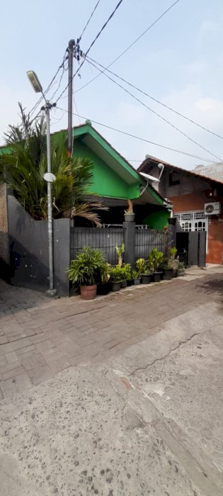 Di jual rumah secondary lokasi peninggilan Ciledug