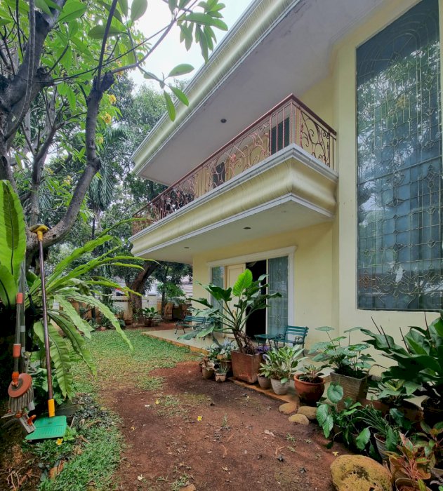 Rumah Asri Area Elit Panglima Polim, Kebayoran Baru