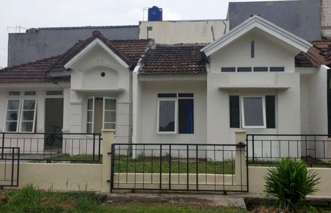Di jual dan sewa rumah graha indira citra raya 1 lt