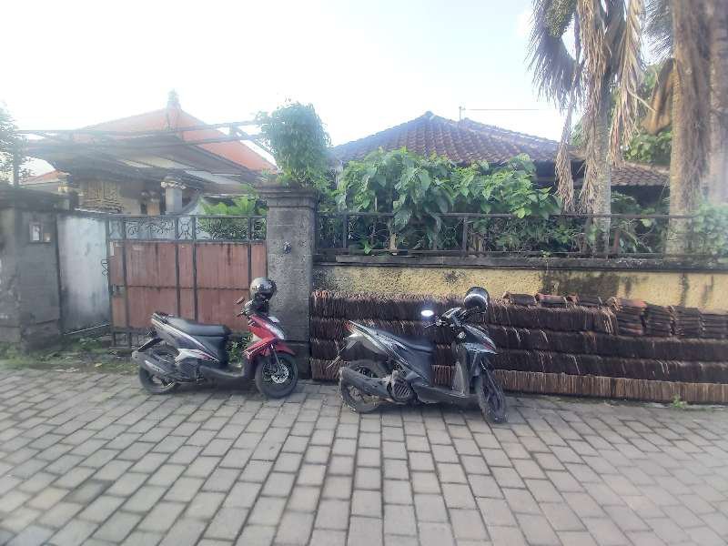 jual tanah isi bangunan rumah lantai 1 di jln ayani utara, Denpasar