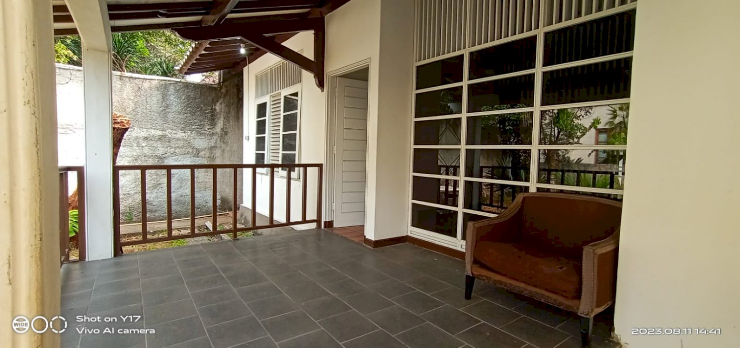 Disewakan Murah Rumah cantik di Kemang Selatan