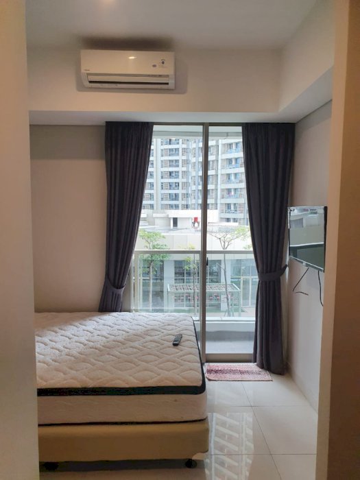 Dijual Taman Anggrek Residence Unit STUDIO POOL View Lantai Rendah