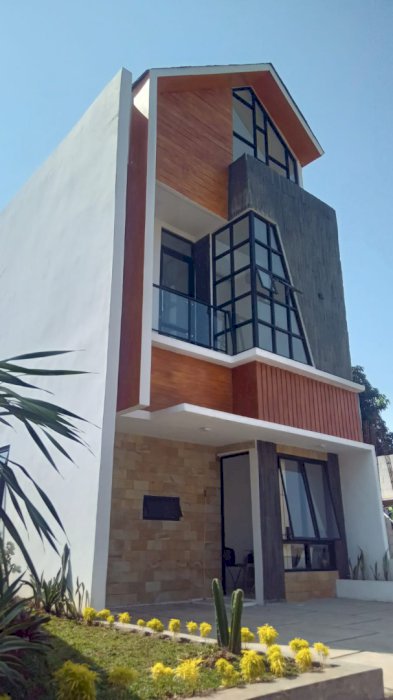 Rumah 2 Lantai Scandinavian Lokasi Strategis 2 Menit ke Jl Raya Bogor