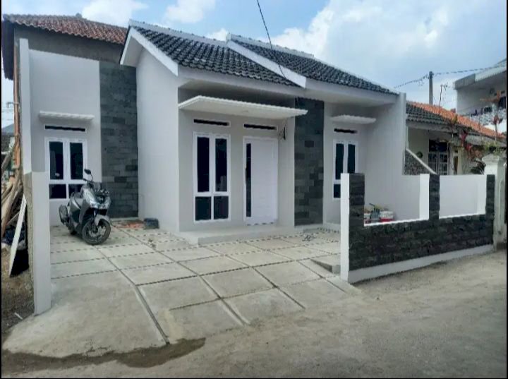 DIJUAL RUMAH BARU SIAP HUNI DI PERMATA BIRU CINUNUK