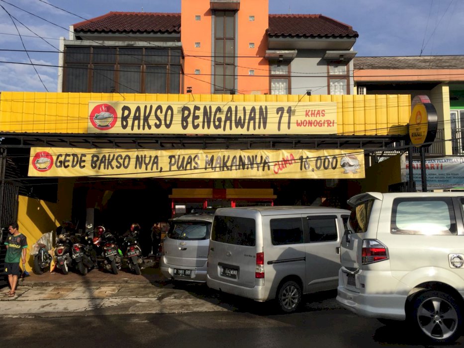 DIJUAL RUMAH MURAH STRATEGIS COCOK UNTUK USAHA