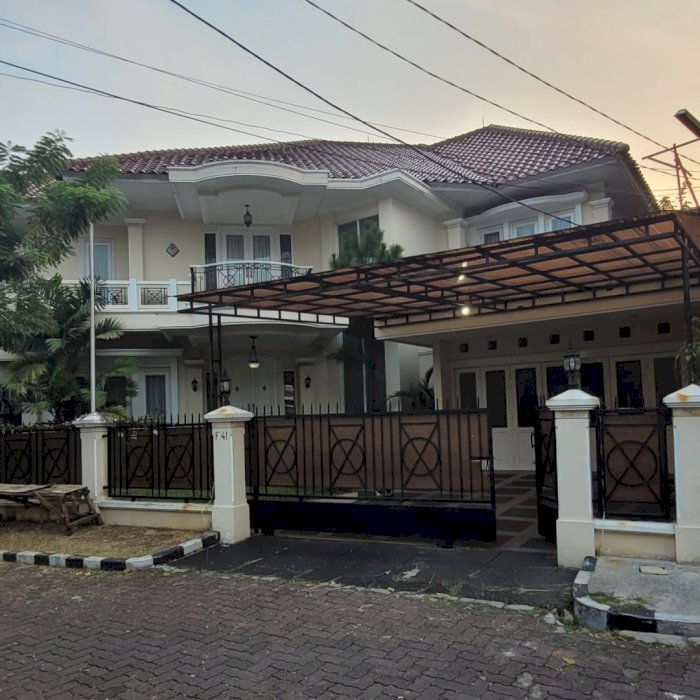 Rumah Mewah Semi Furnished dalam Komplek Elit Lebak Bulus, Jakarta