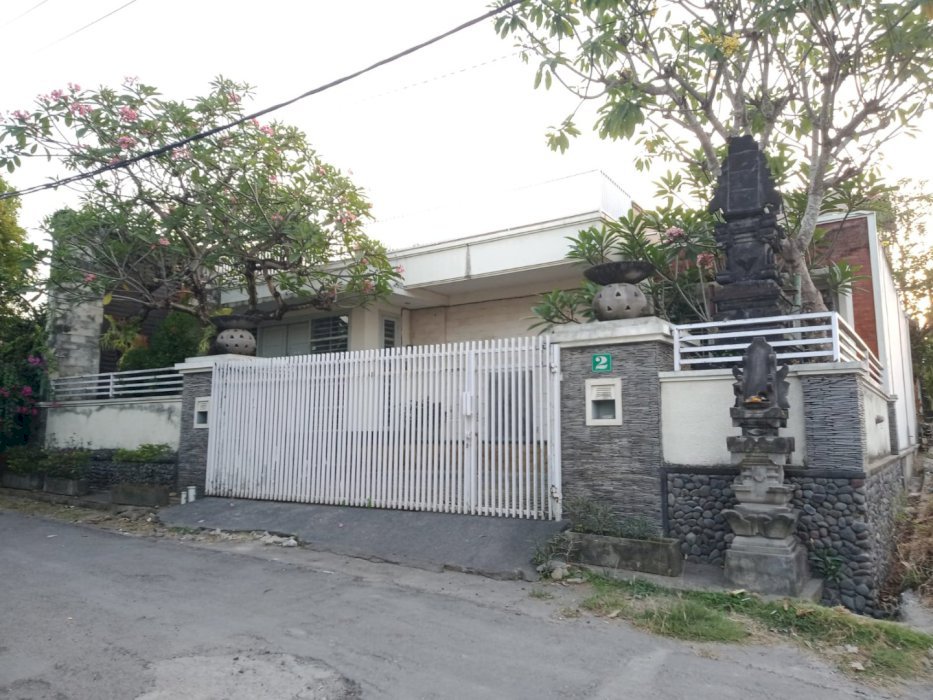 DI JUAL RUMAH MODERN DI DEKAT LIVING MALL DENPASAR, BALI