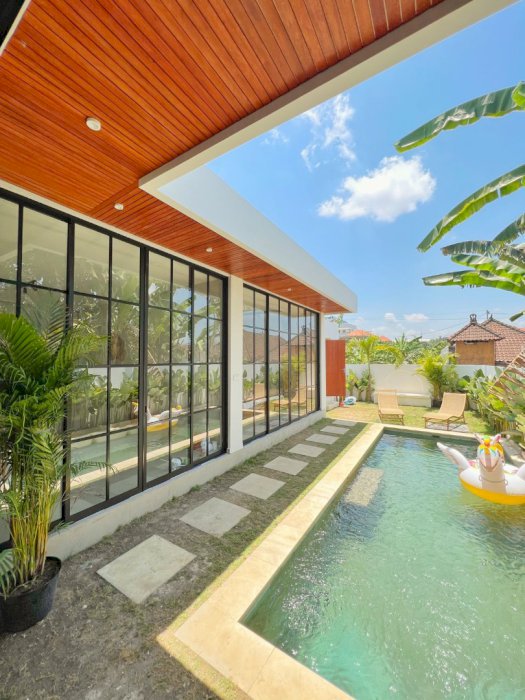 VILLA FULL FURNISHED BARU DI MUNGGU DEKAT CANGGU BALI