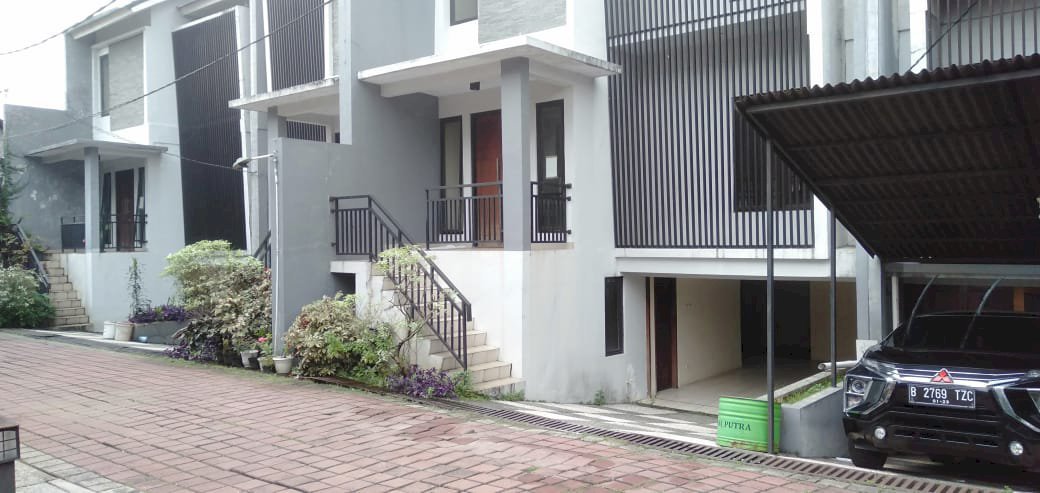 Disewakan Rumah Elite di Cilangkap Residence