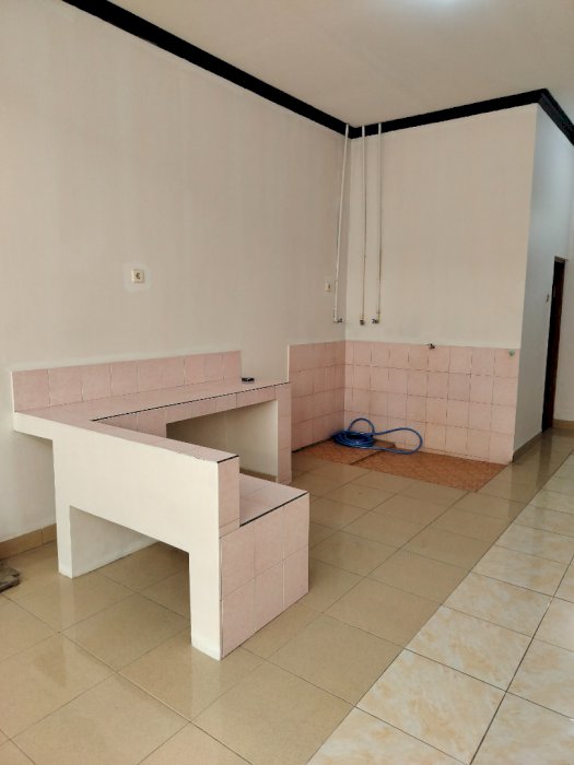 Sewa rumah sudah bersih dan siap pakai 081321132568